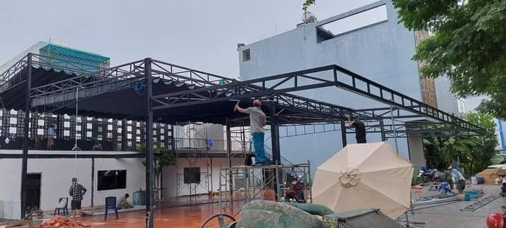 thi công mái hiên