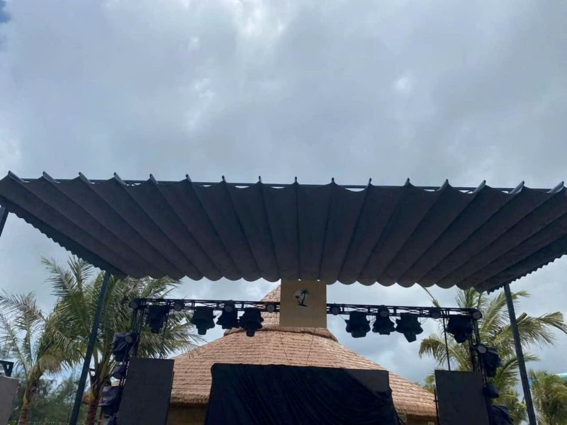 giá mái che cố định